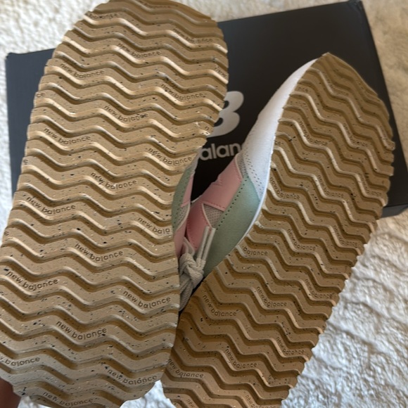 New Balance Women's 237 Retro Sneaker - Picture 11 of 16